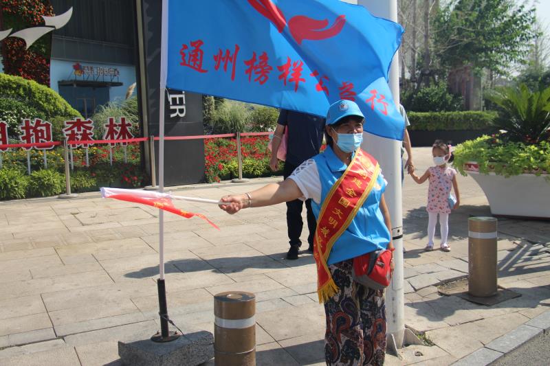 <strong>小舞舔小鸡鸡</strong>